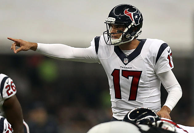 Laser Pointer Used Against Texans Quarterback on MNF [VIDEO]