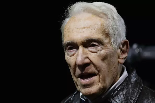 Marv Levy Will Be Signing Autographs At The Walden Galleria
