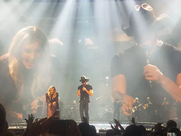 Pictures From Tim McGraw + Faith Hill in Buffalo Last Night