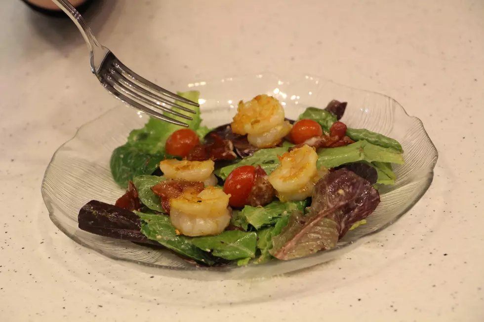 Liz’s Kitchen: BLT Caesar Salad with Grilled Shrimp Recipe