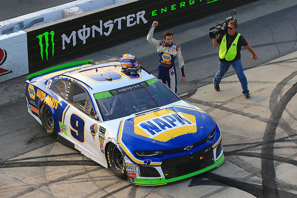 Chase Elliott Moves On to the Cup Series Round of 8