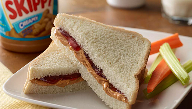Parents Who Owe School District Money Will Be Fed PB&#038;J Instead of Hot Lunch