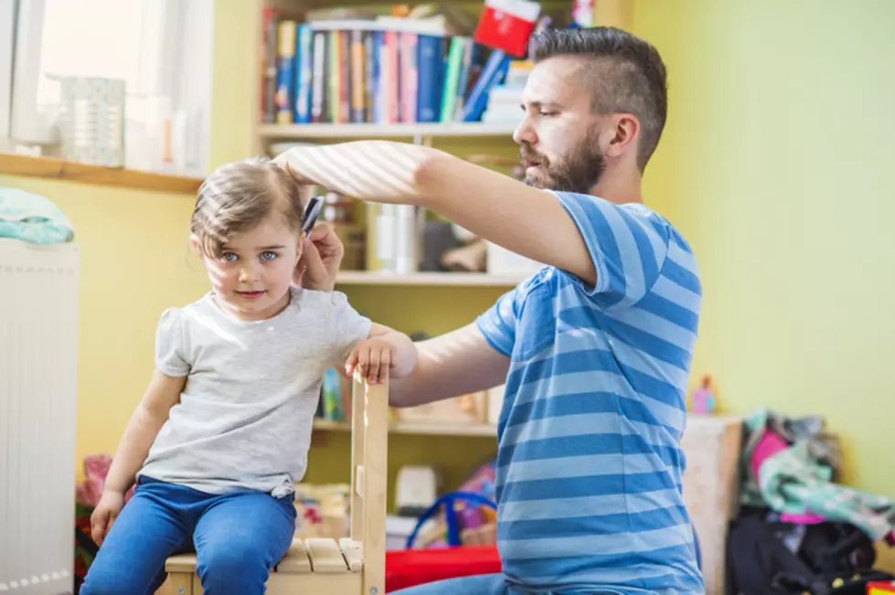 Here&#8217;s Why All Dads Should Learn To Do Their Daughter&#8217;s Hair