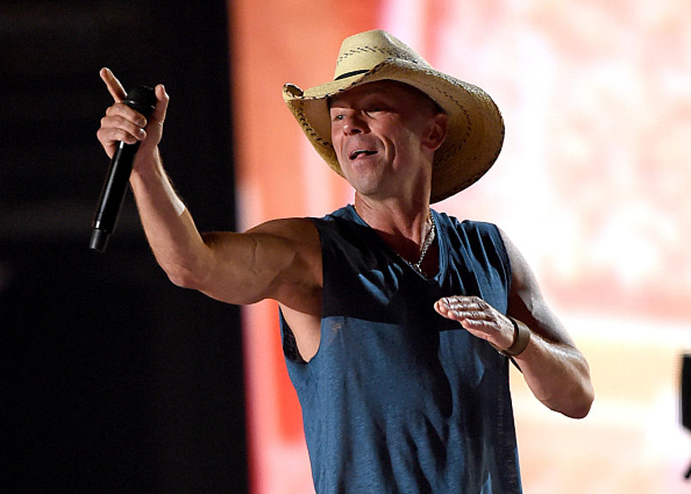 17 Years Ago: Kenny Chesney Hits #1 With &#8220;The Good Stuff&#8221;