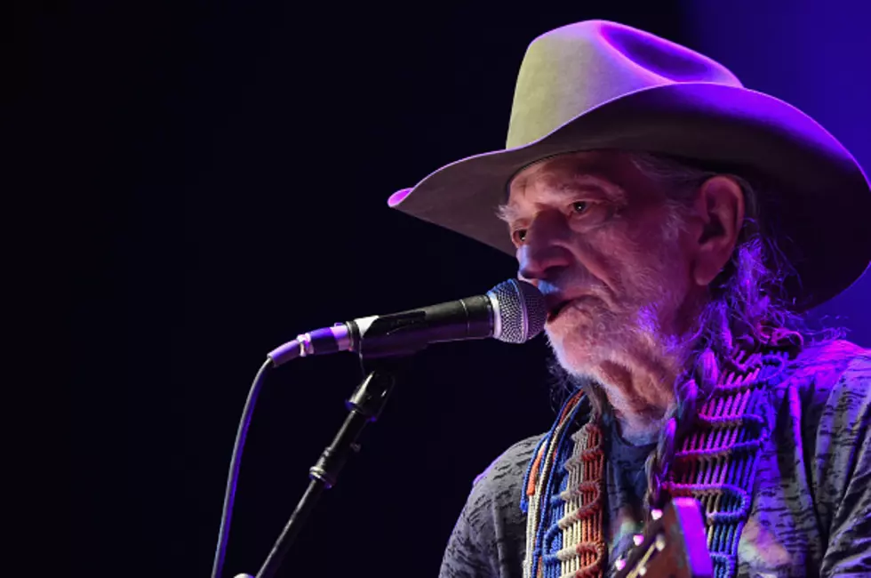 Willie Nelson Cancels Tour, Still Playing Darien Lake