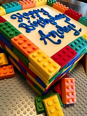 Lego Minecraft cake - Sherry's Cake Creations | Facebook