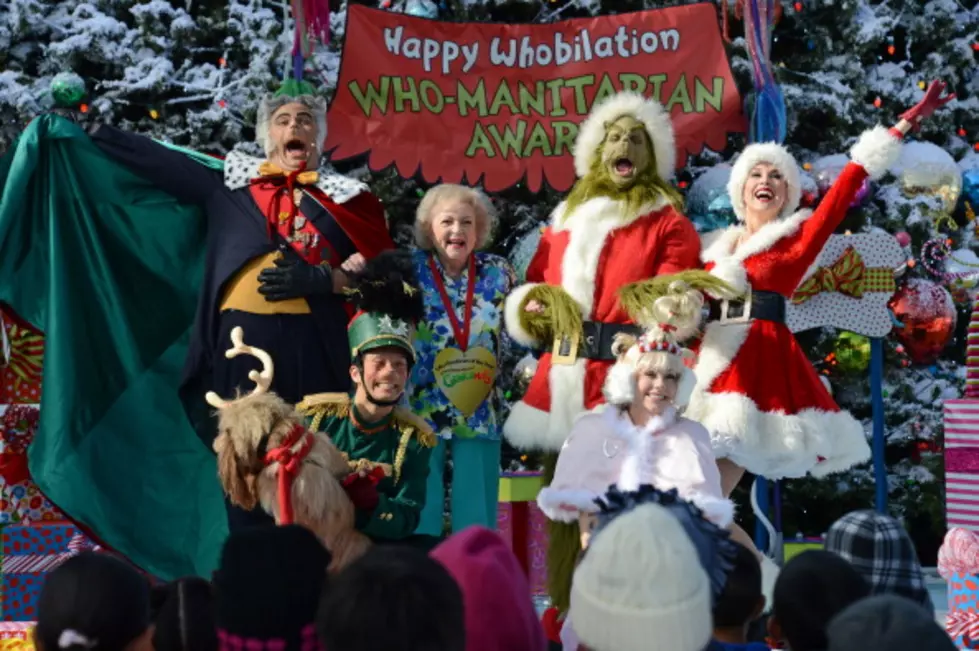 Grinch Surprising Terrified Kids Is Absolutely Hilarious