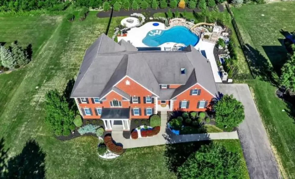 Explore Inside This Stunning Home for Sale In Clarence [PHTOS]