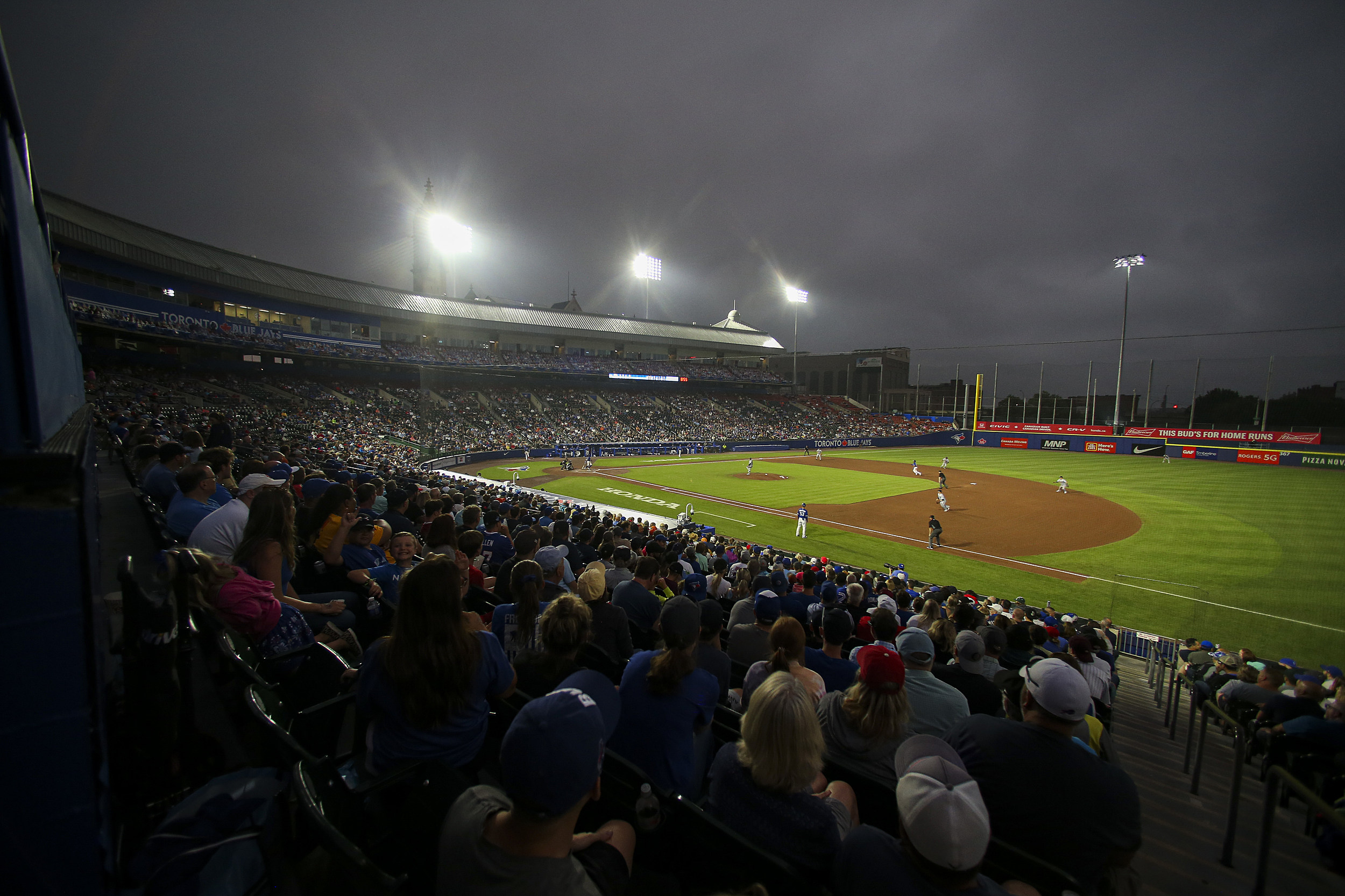 Blue Jays show off newly-renovated spring training stadium in Dunedin