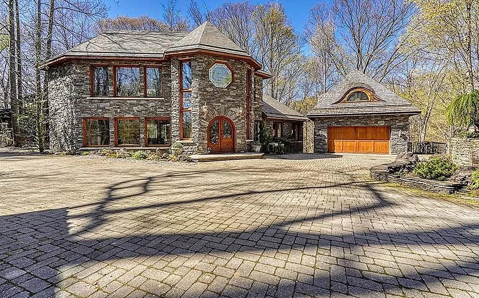 $2 Million Stone Castle Mansion In New York State Looks Like a Fantasy [PHOTOS]