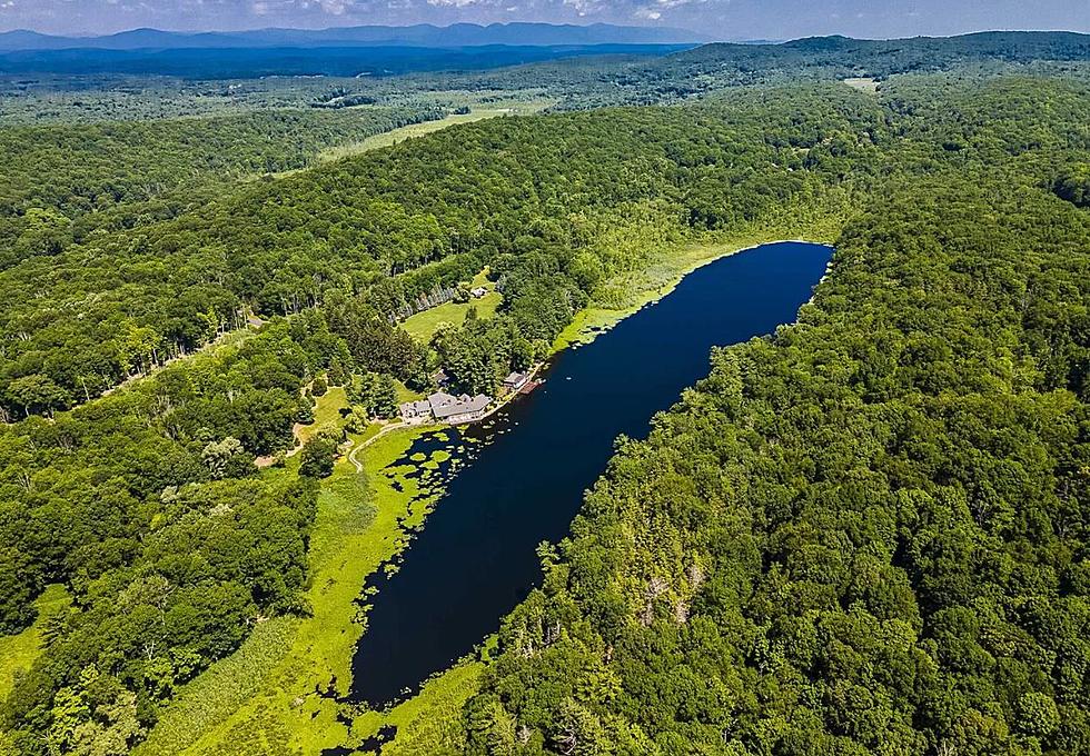 $20 Million New York Mansion Has Its Own Huge Private Lake [PHOTOS]