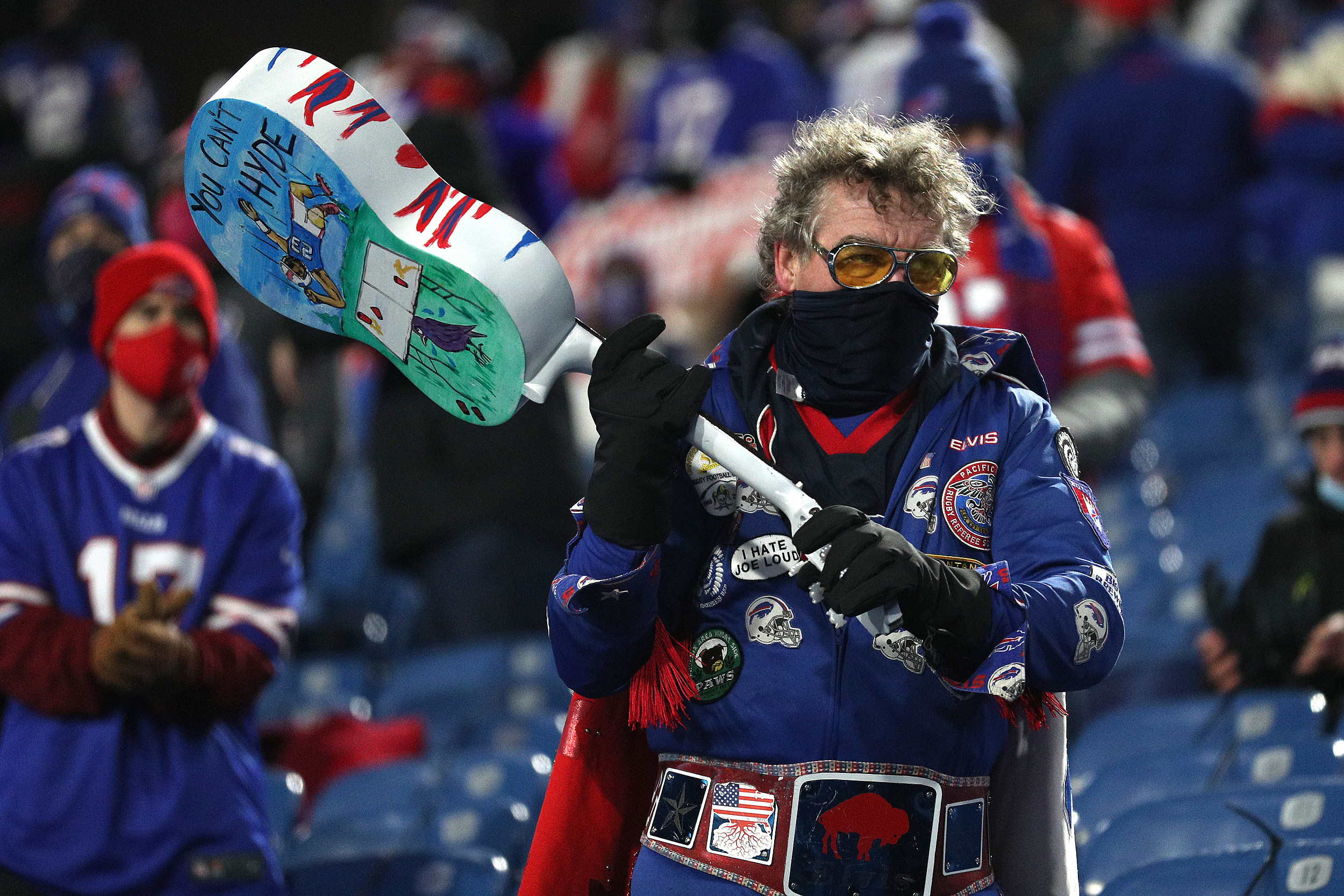 Pair suspected of stealing Buffalo Bills merchandise from store in