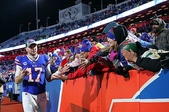 WATCH] Bills Fan Runs To Stadium From North Buffalo