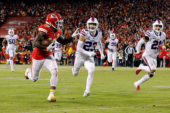 NFL Refs Missed a Crucial Taunting Penalty on The Chiefs VIDEO photo photo