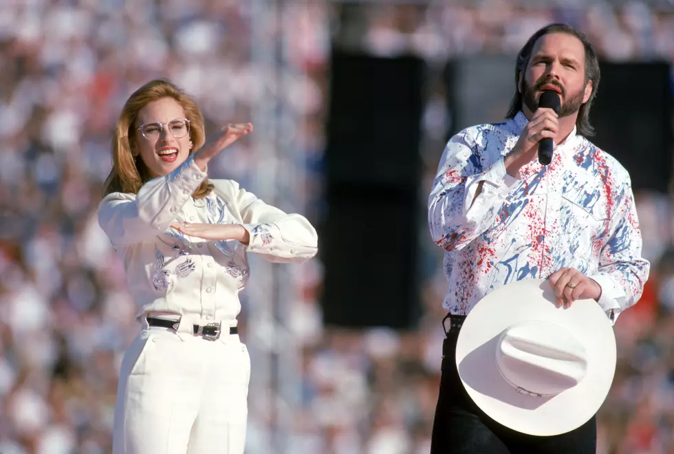 Garth Brooks Dramatically Almost Walked Out Of Buffalo Bills Game