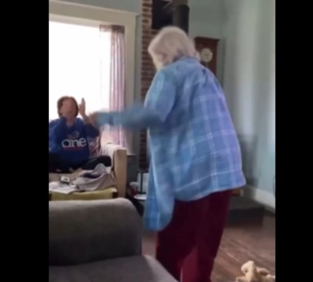 Viral 91-Year-Old Buffalo Bills Fan's Epic Reaction is Must See