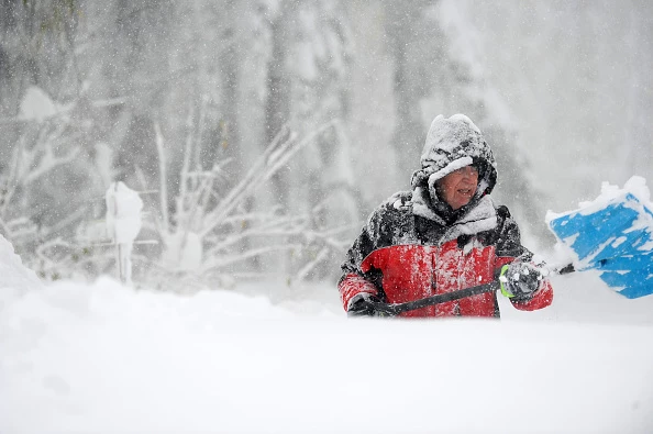 Orchard Park Breaks A New York State Record For Snowfall   Attachment Gettyimages 1244877854 594x594 