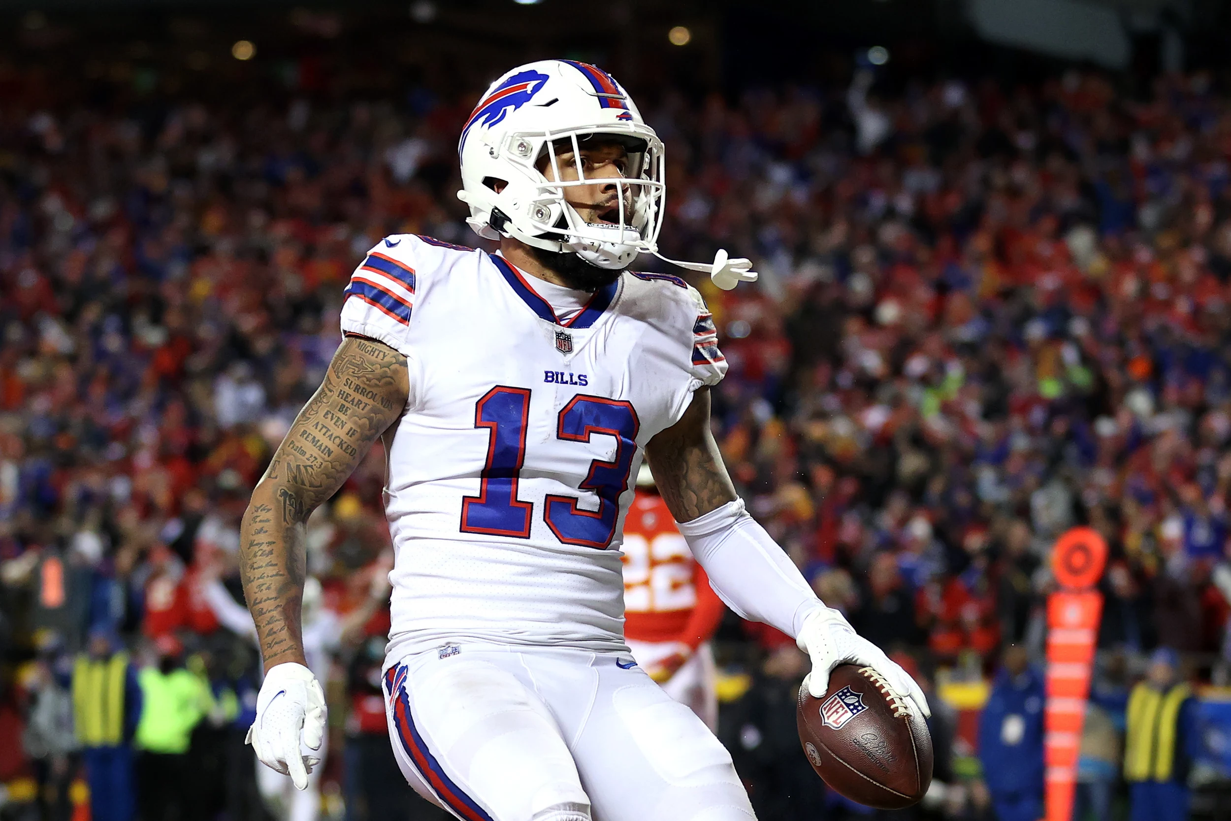 Bills' Gabe Davis makes another incredible playoff catch vs. Bengals