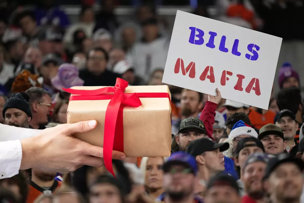 Cincinnati Fan Sends "Very Buffalo" Gift To Bills Mafia