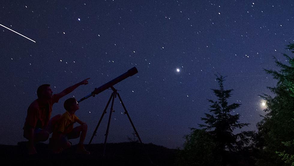 Rare Shot Of Jupiter And Venus In Western New York