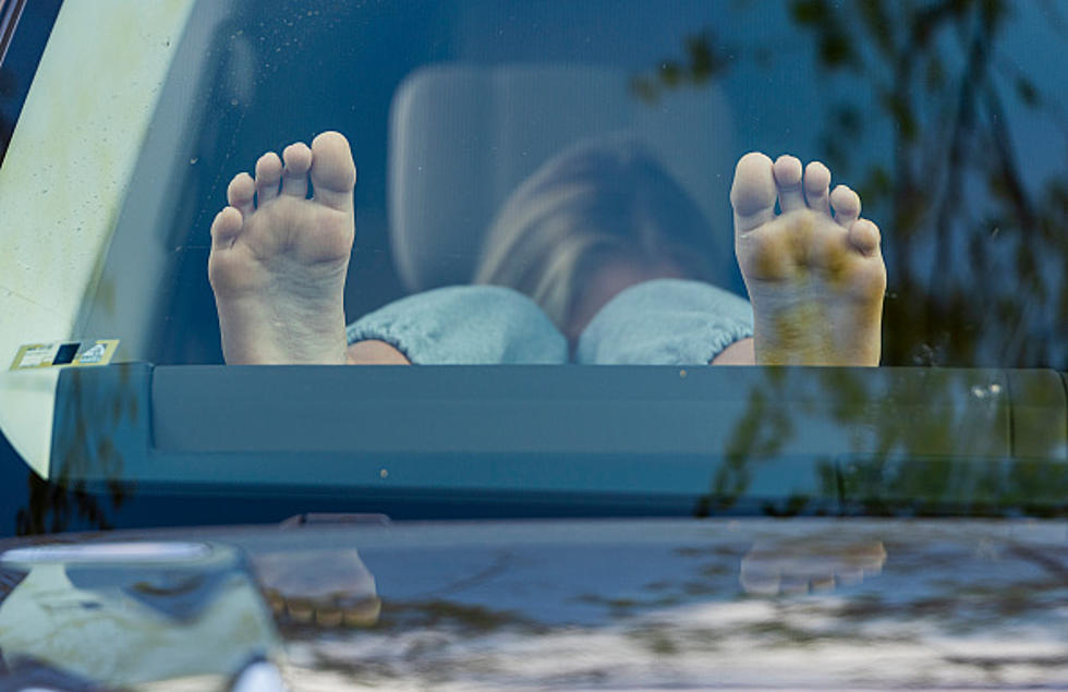 New York To Ban Feet On Dashboard While Driving?