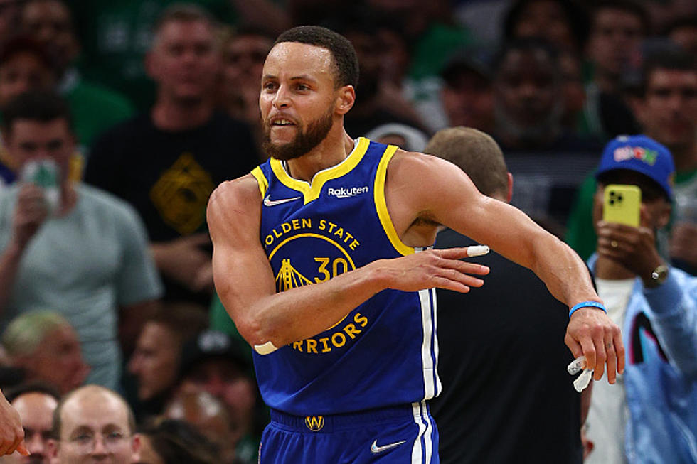 Steph Curry&#8217;s Massive Three-Pointer In Buffalo, New York [WATCH]