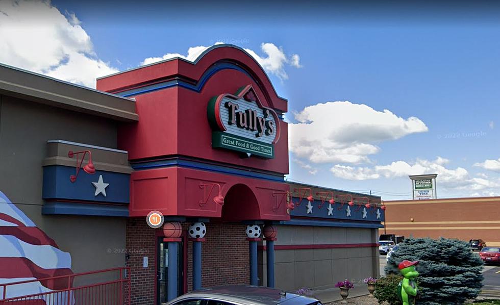 Dave Portnoy Reviews Tully’s Tenders; Gives a Shout Out to WYRK