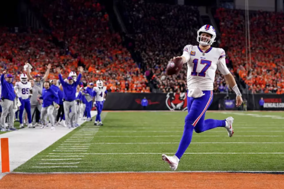 Josh Allen pointing during TD