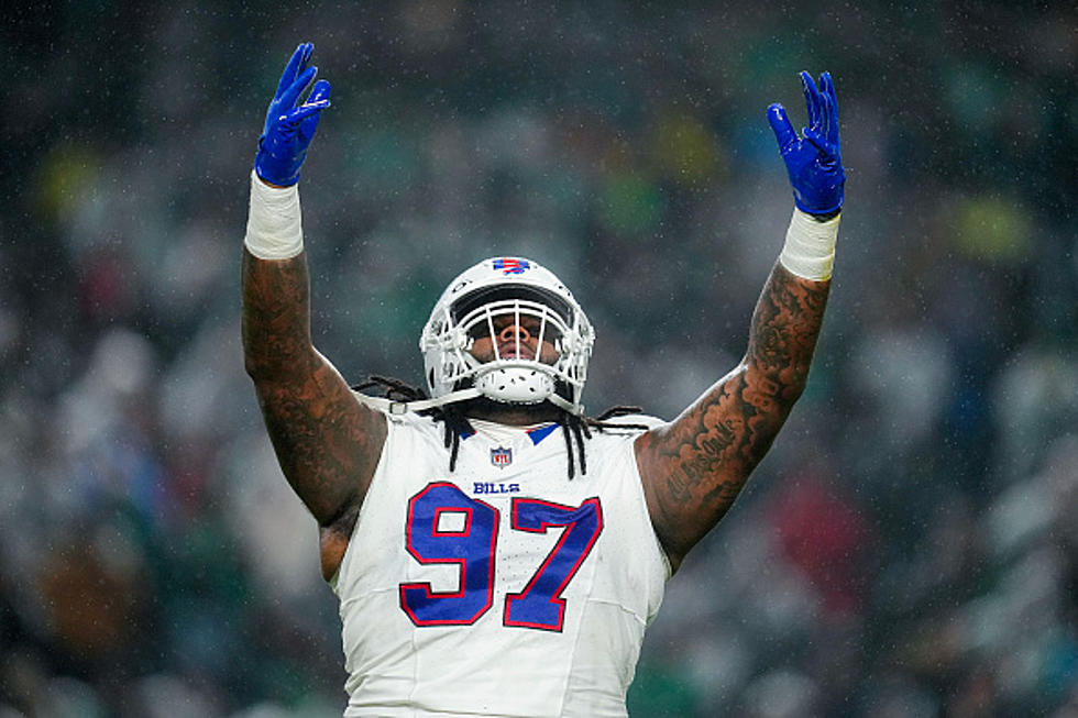 Buffalo Bills Player Shoves an Eagles Fan During Sunday’s Game