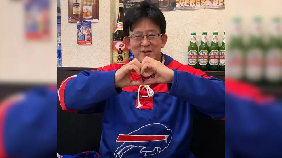 Biggest Bills Fan From Tokyo, Japan Dances For The Rookies