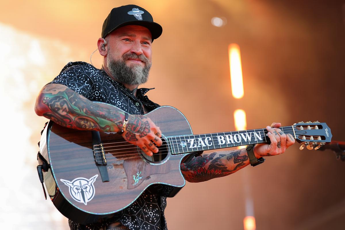 VIDEO: Zac Brown Celebrating 4th of July Playing in Buffalo, New York