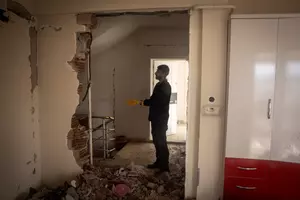 Couple’s AMAZING Find While Renovating in Buffalo, New York
