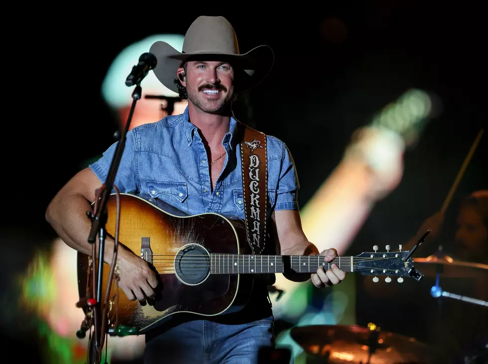 Darien Lake Reminding Riley Green Fans Going To His Show: ARRIVE EARLY