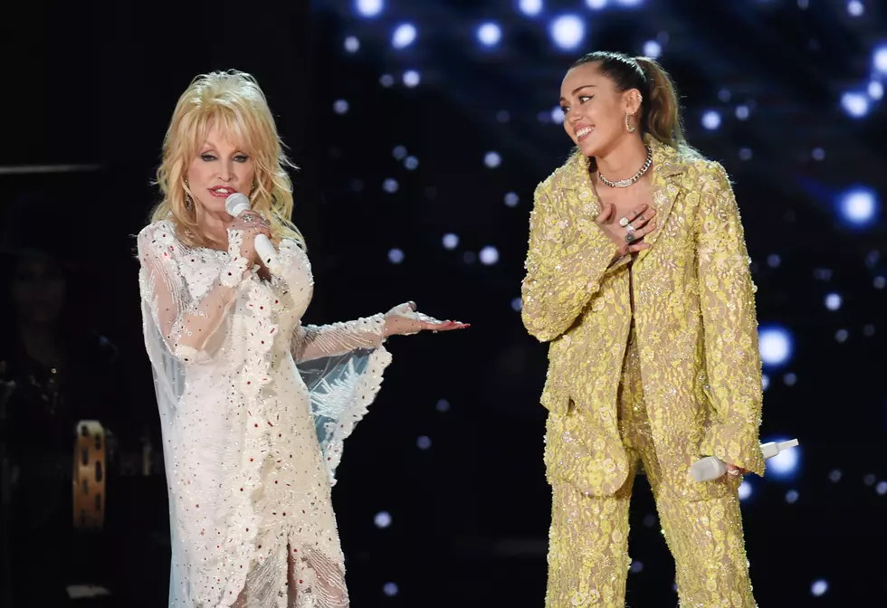Miley Cyrus to Perform at Super Bowl Halftime Show?
