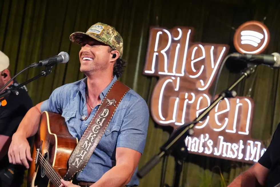Riley Green Performing Free Near Western New York On New Year’s Eve