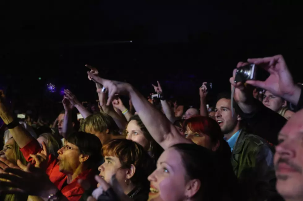 Guy Gets Knocked Out At Outlaw Saloon On Video (NSFW)