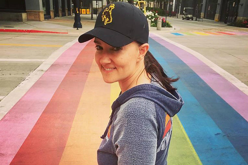 Rising Country Star Brandy Clark Sports Awesome Wyo Cap [VIDEO]