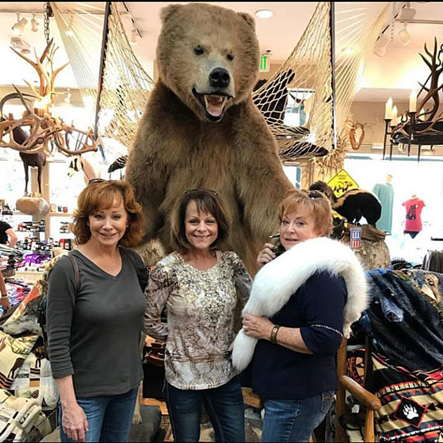 Reba McEntire Vacations In Wyoming