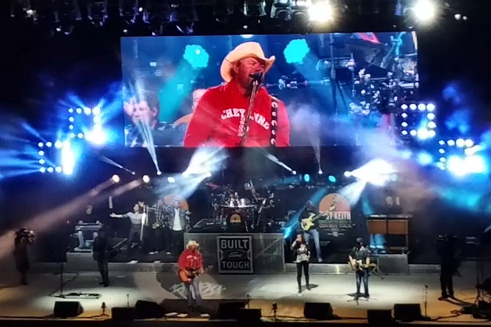 Toby Keith Honors Military At Cheyenne Frontier Days [PHOTOS]