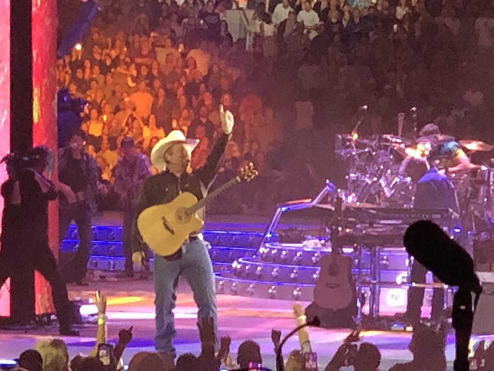 Photos, Video, And Set List From Garth Brooks In Denver