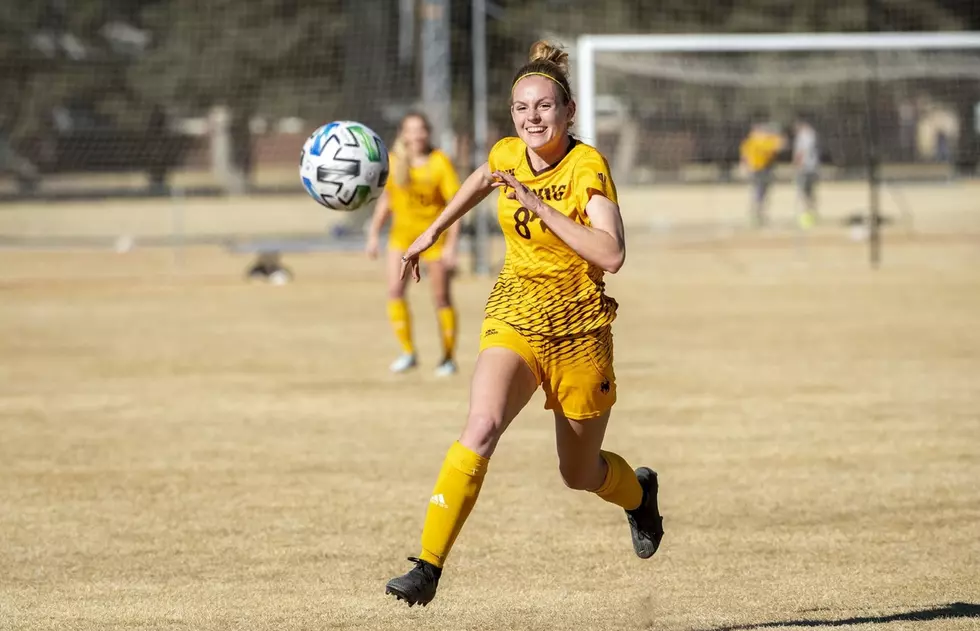 Cowgirls blank Utah State 1-0 in season opener