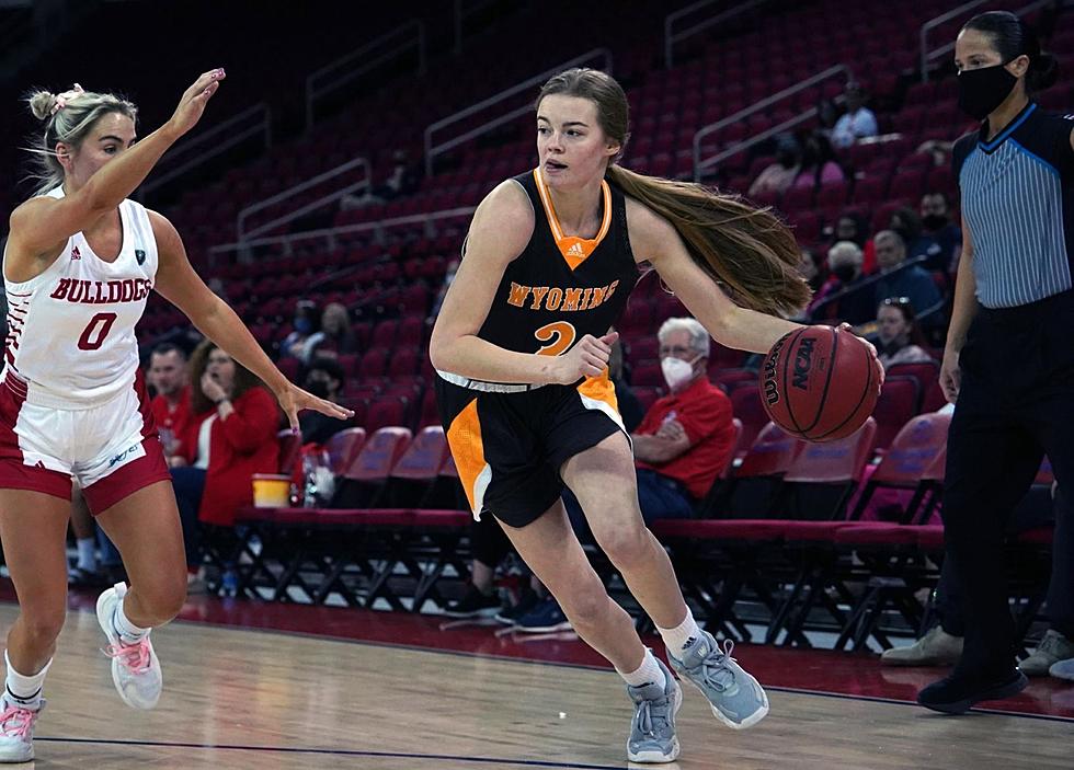 Cowgirls hang on late to beat Fresno State