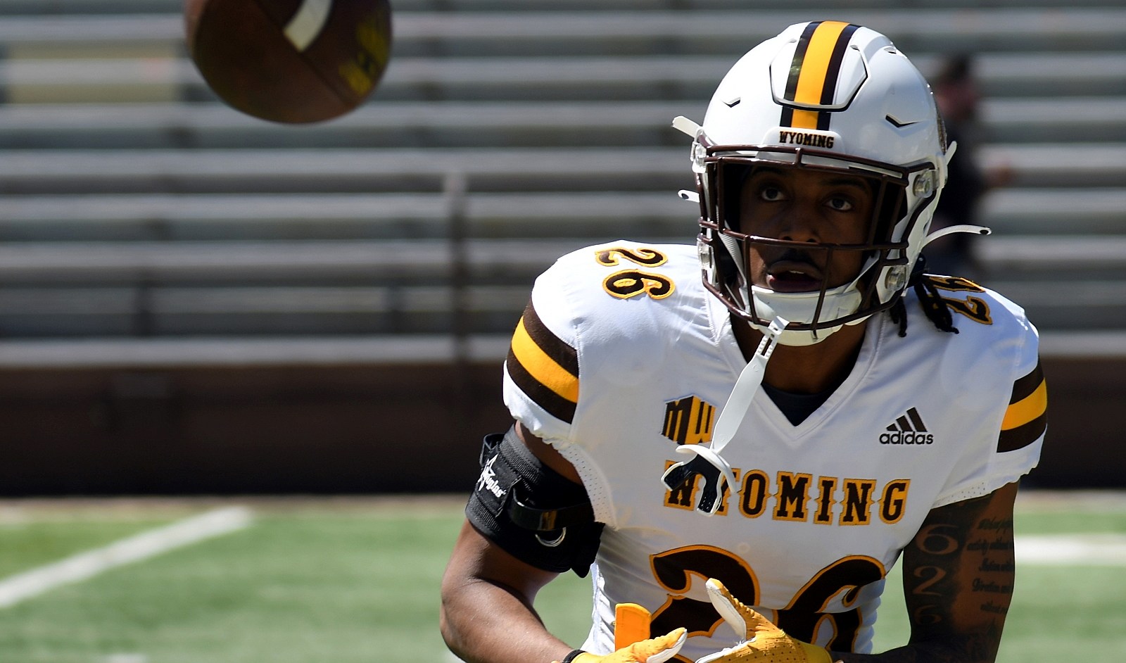 wyoming cowboys jerseys