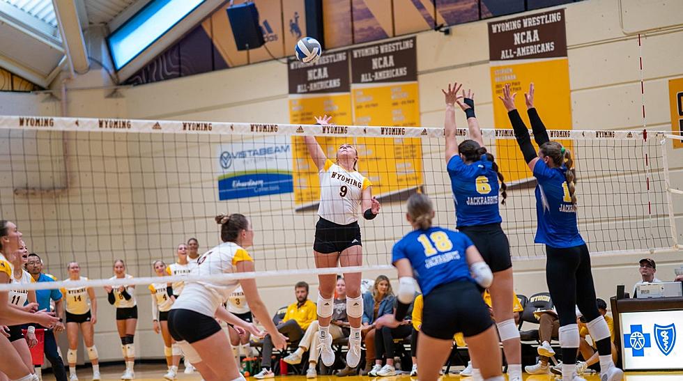 Cowgirl Volleyball Sweeps Spartans