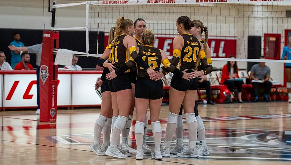 Cowgirls Battle at New Mexico But Fall in Four Sets
