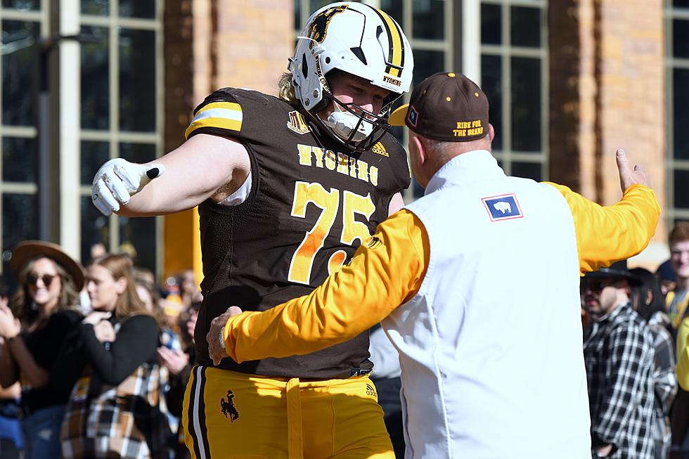 Wyoming’s Frank Crum — and His Lettuce — Impress at NFL Combine