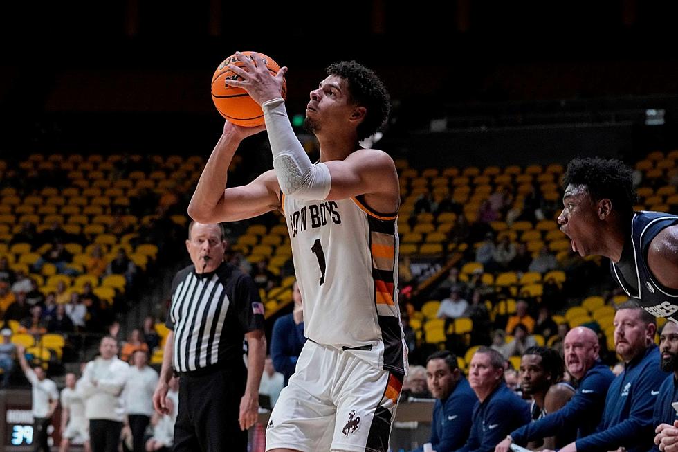 Utah State Shoots 61% in Second Half to Finish off Wyoming