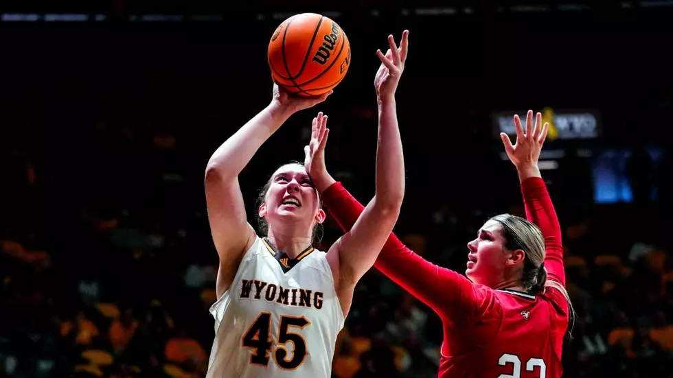 Five Score in Double Figures as Cowgirls Roll South Dakota