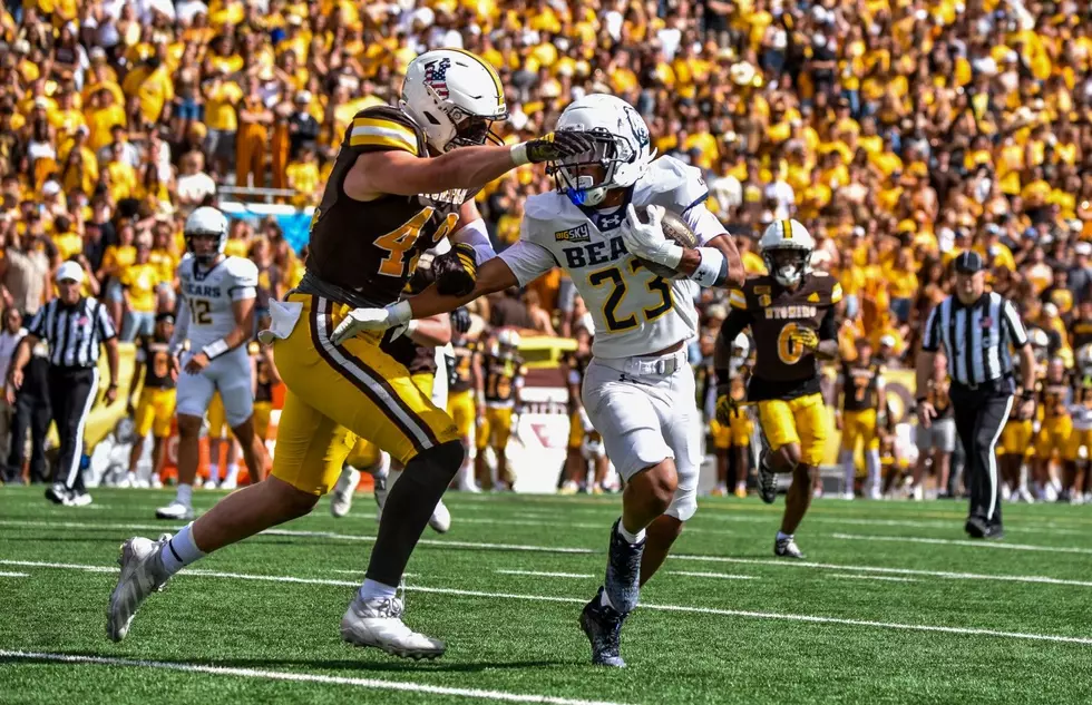 Stuhlsatz Has Found His Voice in Pokes’ Locker room