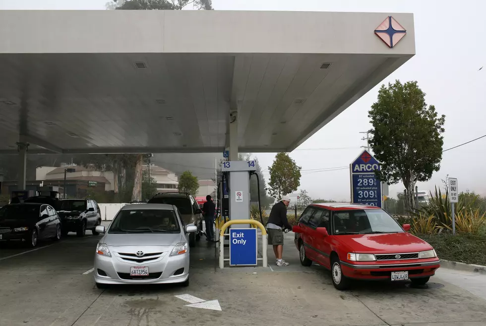 National Gas Prices Surpass $3 a Gallon